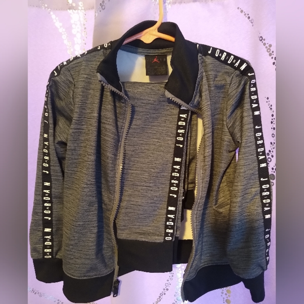 Nike Jordan Boys Gray/Blk Sweatsuit